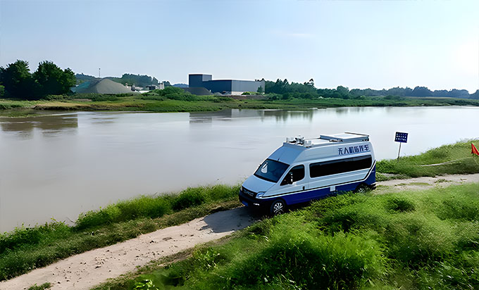 四川：借“眼”治水無(wú)人機(jī)巡檢讓違規(guī)行為無(wú)處遁形